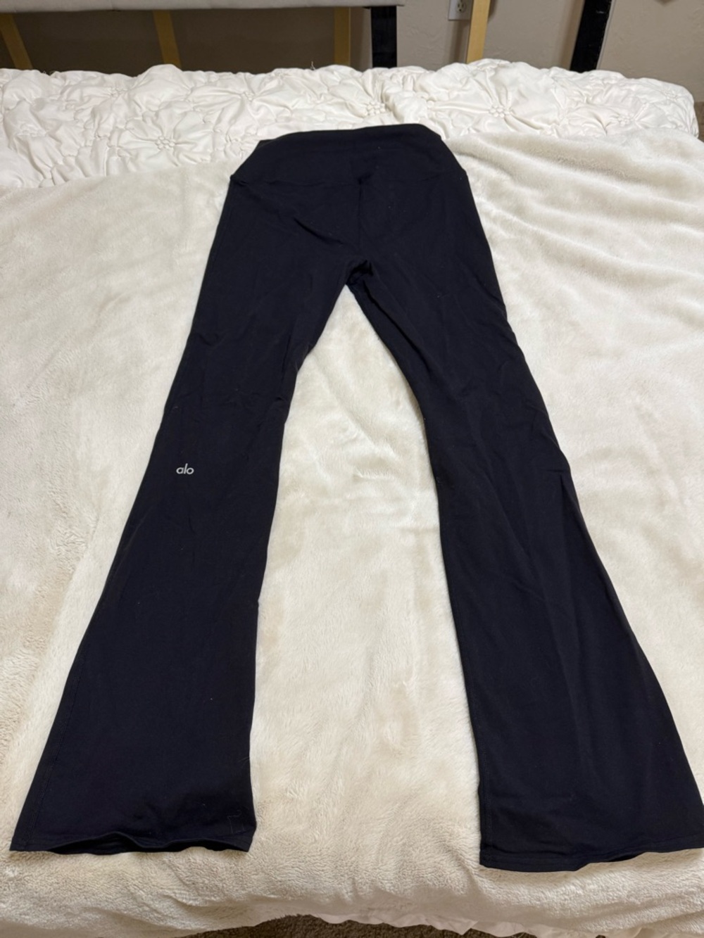 Alo High-Rise Flare Leggings in Black - Picture 2 of 5